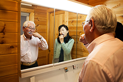 八幡通り歯科マガジン　歯みがきの介助